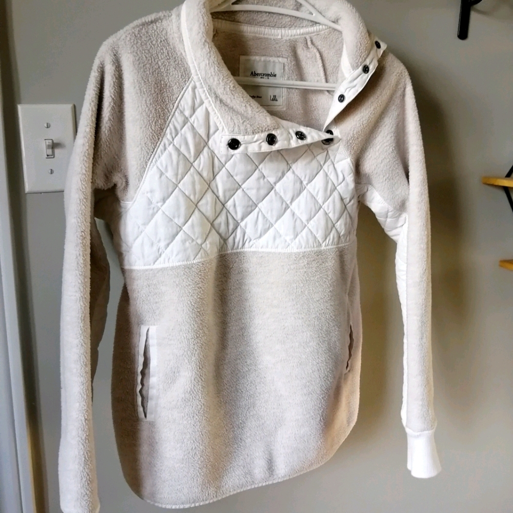 Abercrombie & Fitch Asymmetrical Snap Fleece
